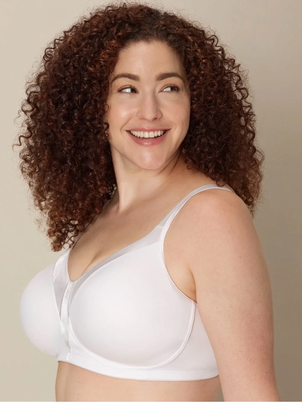 NWT PLAYTEX 18 Hour Silky Soft Smoothing Bra - White. Size 40 DDD.